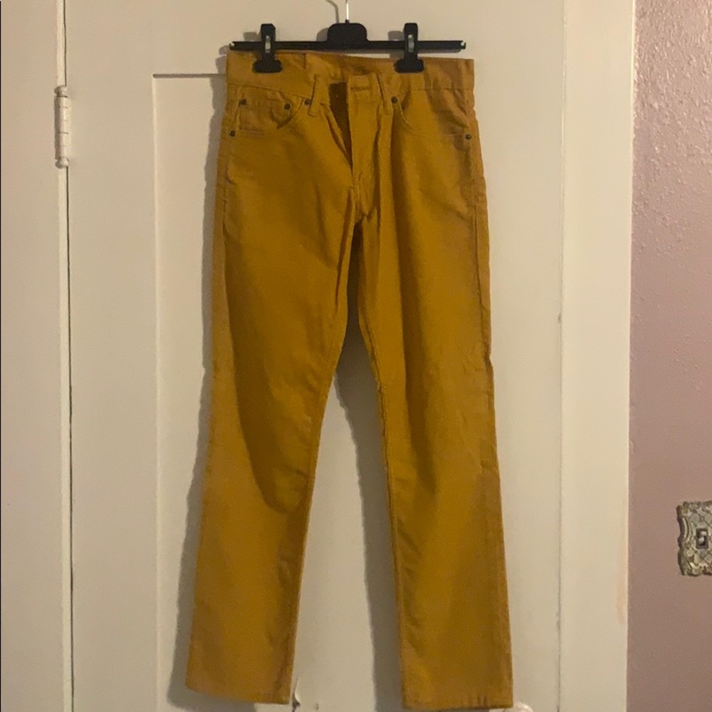 Mustard yellow cord Levi’s